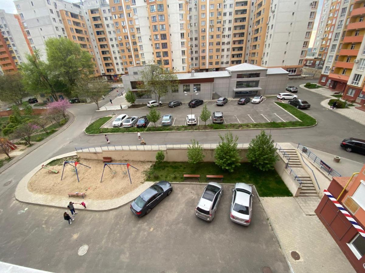 Two Bedroom Large Apartment In Chisinau Ngoại thất bức ảnh