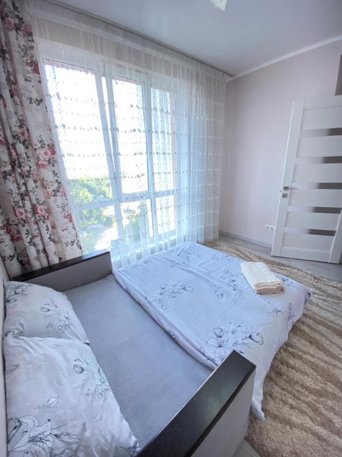 Two Bedroom Large Apartment In Chisinau Ngoại thất bức ảnh