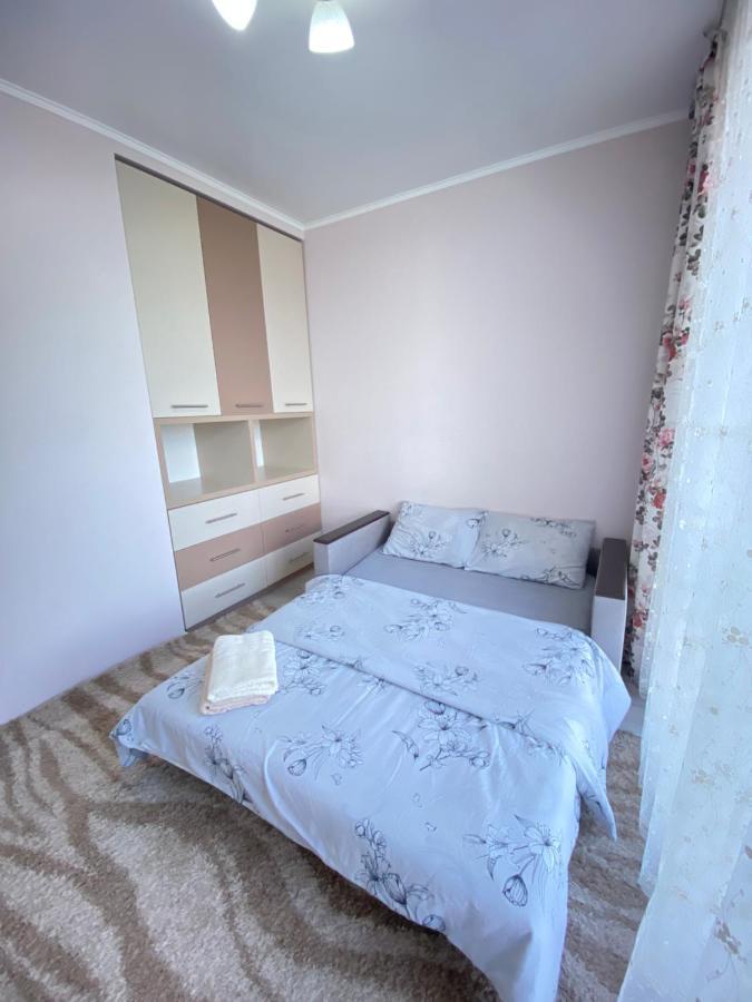 Two Bedroom Large Apartment In Chisinau Ngoại thất bức ảnh