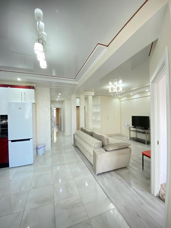 Two Bedroom Large Apartment In Chisinau Ngoại thất bức ảnh