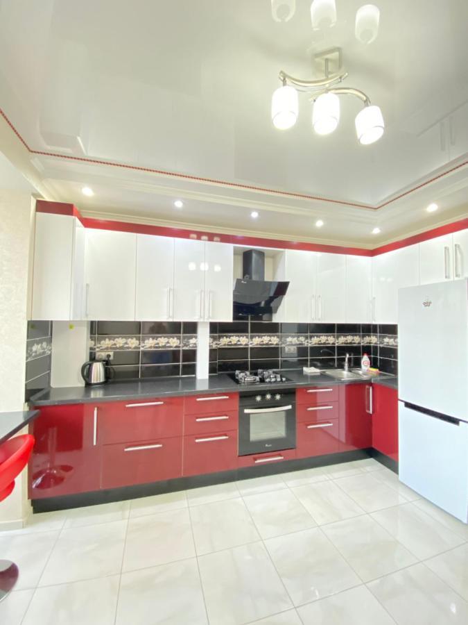 Two Bedroom Large Apartment In Chisinau Ngoại thất bức ảnh