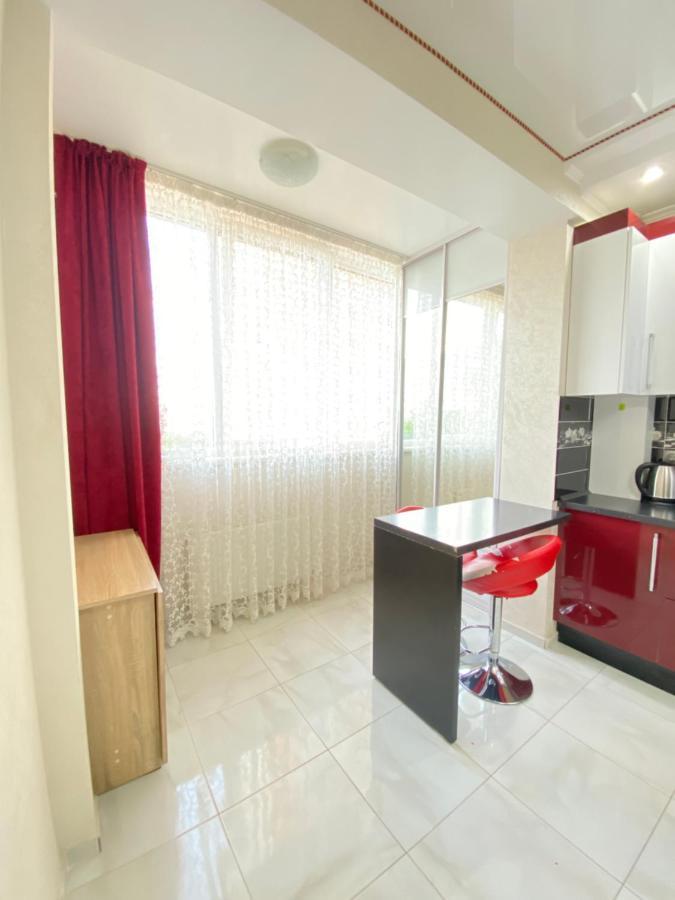 Two Bedroom Large Apartment In Chisinau Ngoại thất bức ảnh