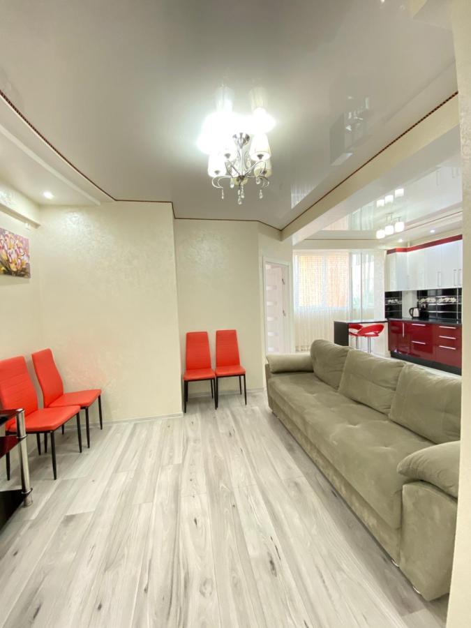 Two Bedroom Large Apartment In Chisinau Ngoại thất bức ảnh