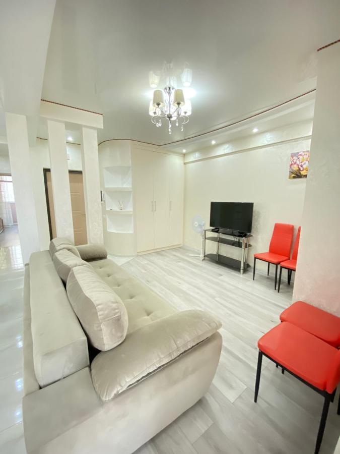 Two Bedroom Large Apartment In Chisinau Ngoại thất bức ảnh