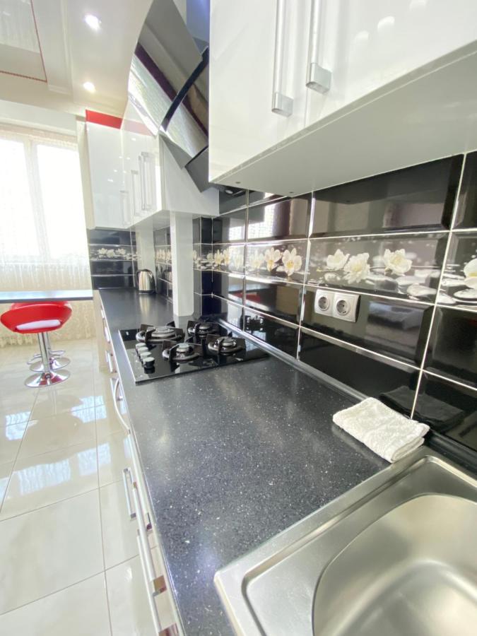 Two Bedroom Large Apartment In Chisinau Ngoại thất bức ảnh