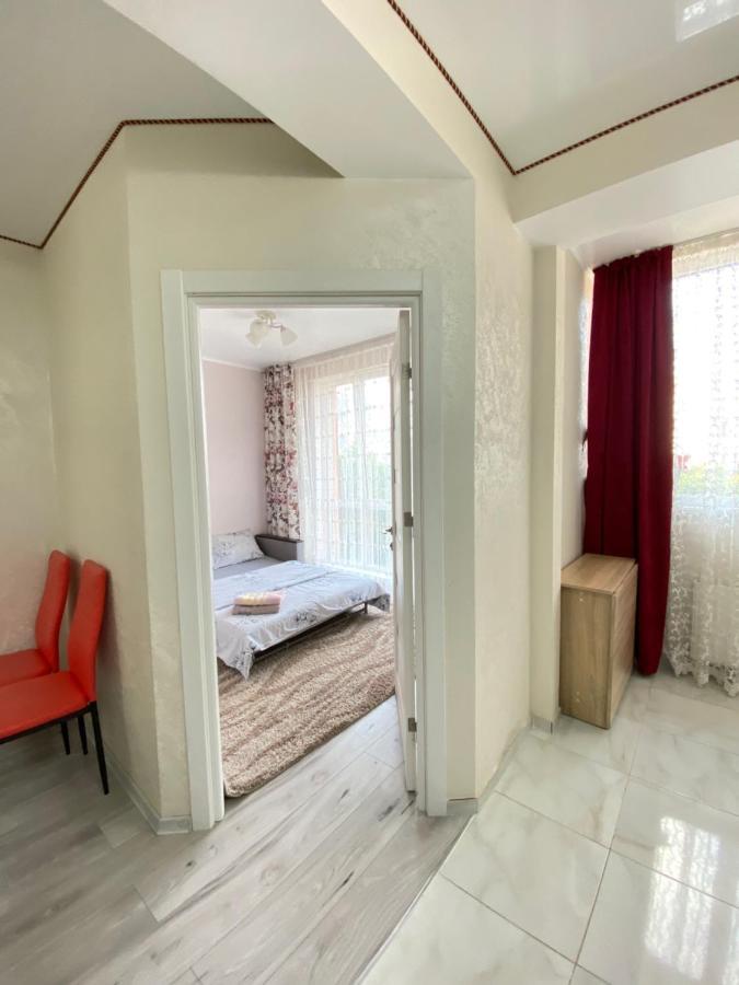 Two Bedroom Large Apartment In Chisinau Ngoại thất bức ảnh