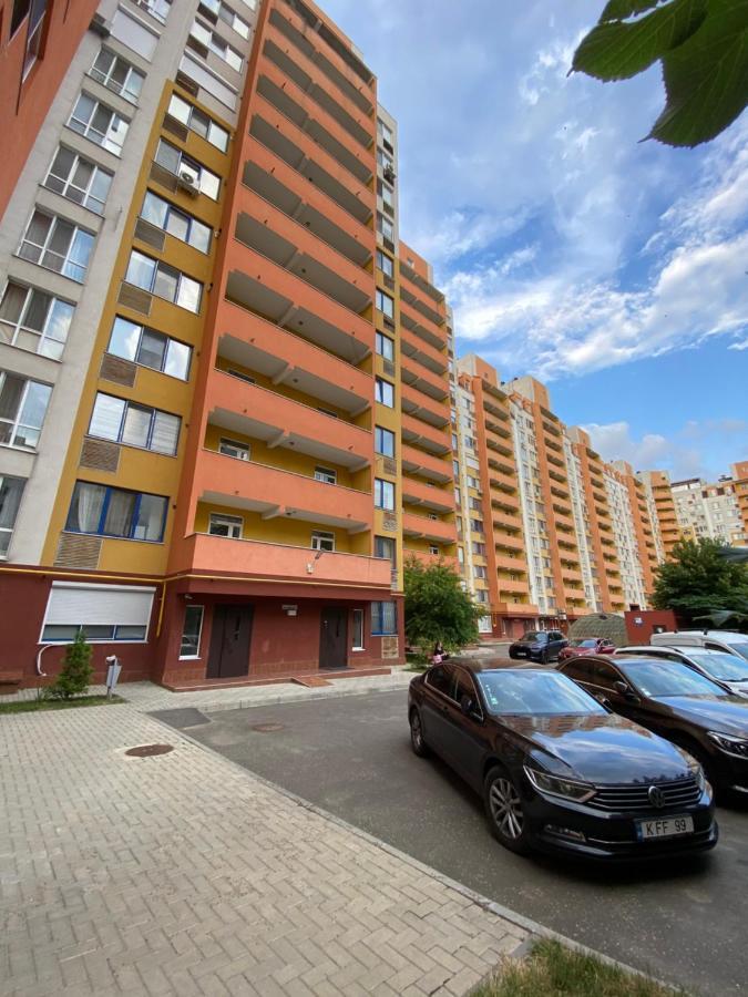 Two Bedroom Large Apartment In Chisinau Ngoại thất bức ảnh