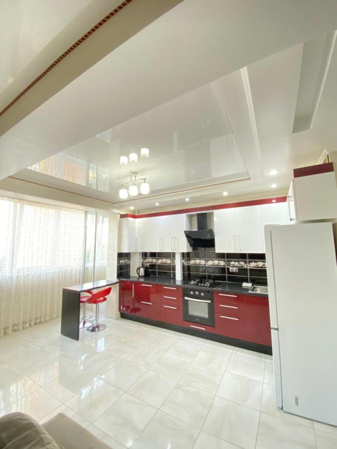 Two Bedroom Large Apartment In Chisinau Ngoại thất bức ảnh