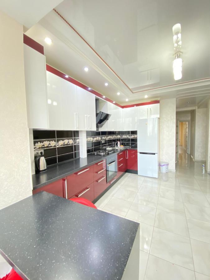 Two Bedroom Large Apartment In Chisinau Ngoại thất bức ảnh