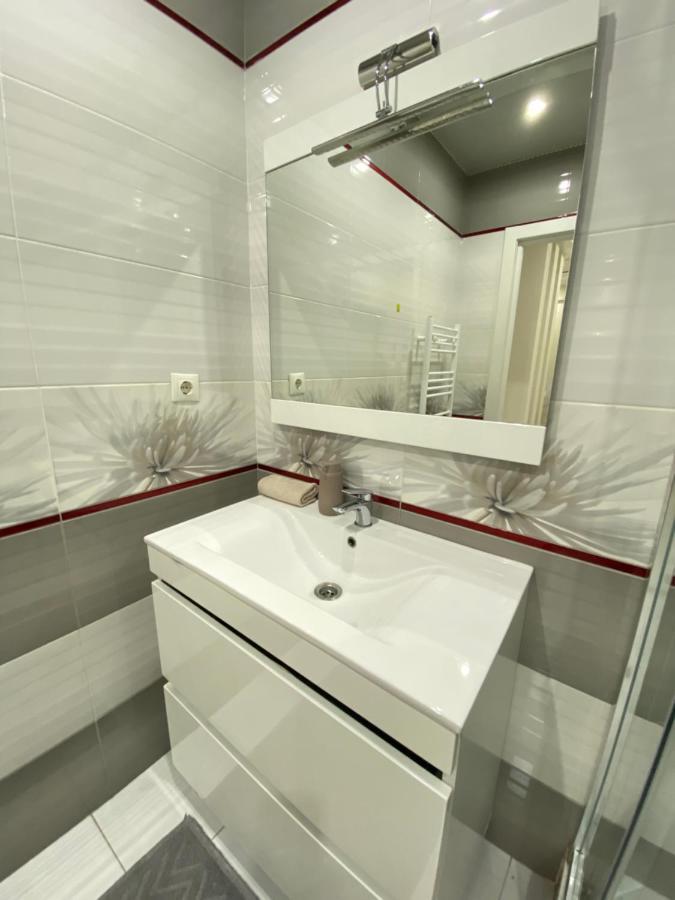 Two Bedroom Large Apartment In Chisinau Ngoại thất bức ảnh