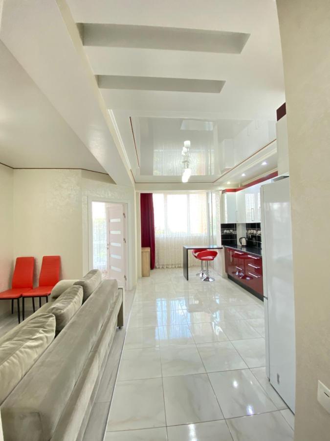 Two Bedroom Large Apartment In Chisinau Ngoại thất bức ảnh