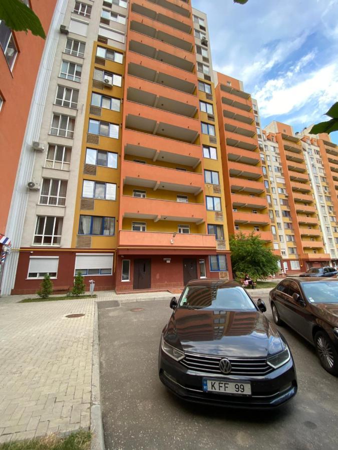 Two Bedroom Large Apartment In Chisinau Ngoại thất bức ảnh