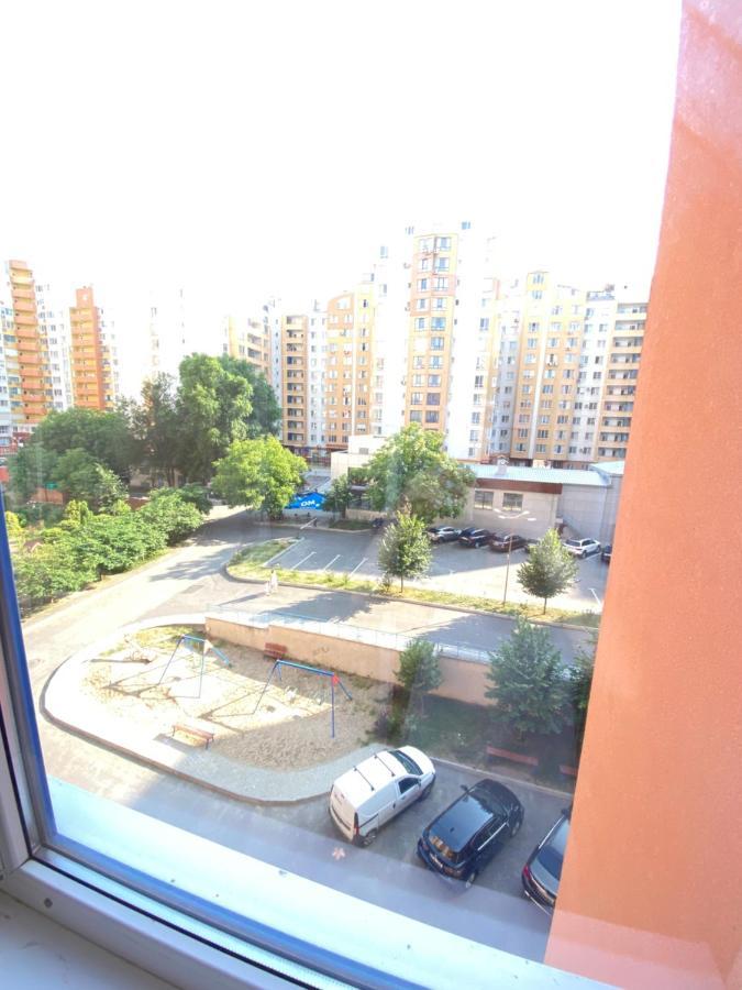 Two Bedroom Large Apartment In Chisinau Ngoại thất bức ảnh