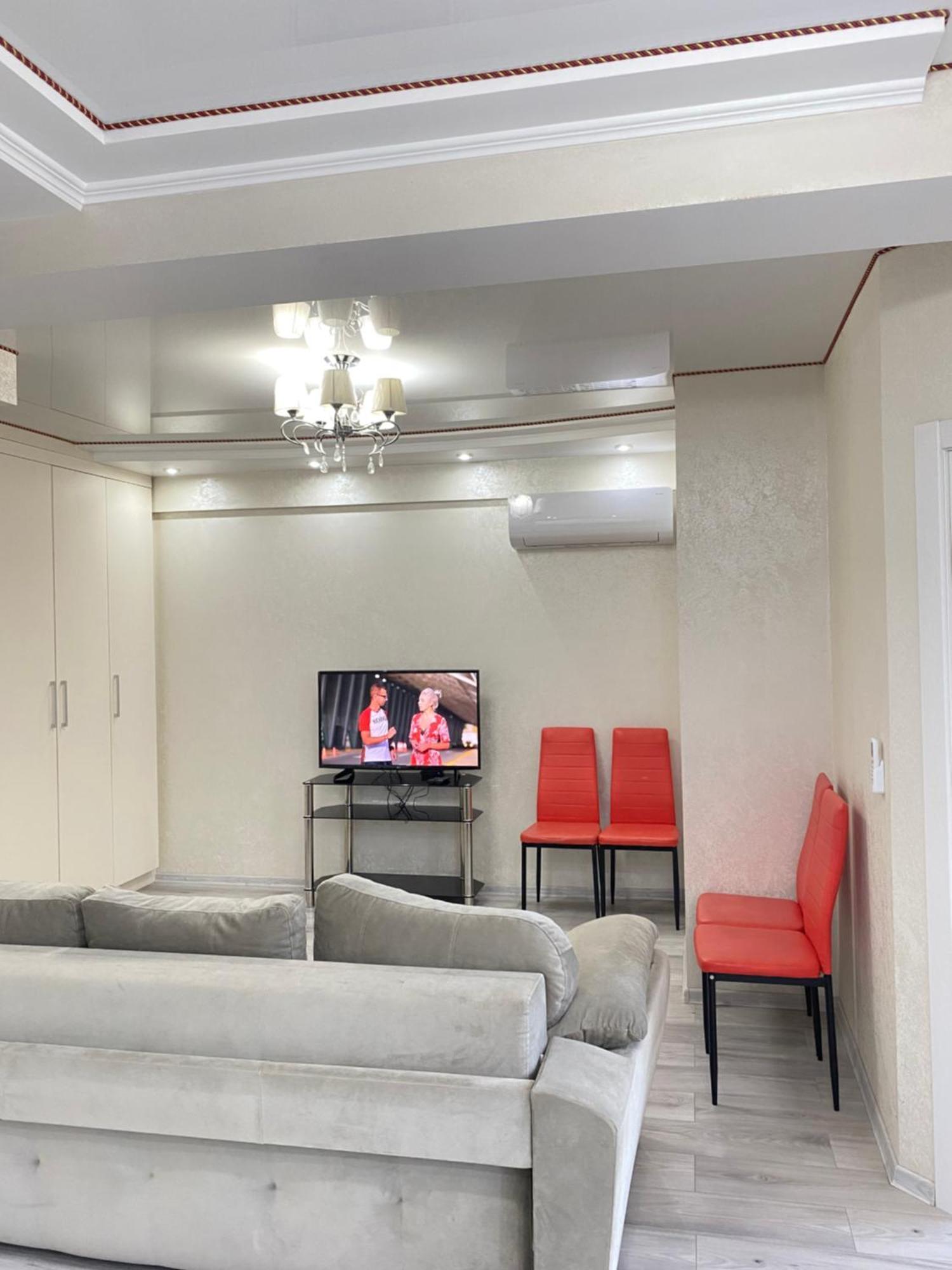 Two Bedroom Large Apartment In Chisinau Ngoại thất bức ảnh