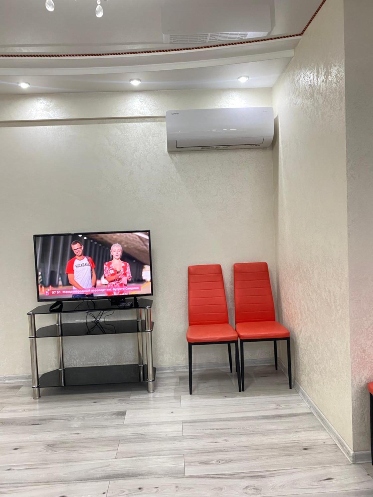 Two Bedroom Large Apartment In Chisinau Ngoại thất bức ảnh